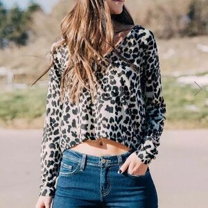 HIATUS Buckle Leopard Animal Print Crop Long Sleeve‎ Top Medium M